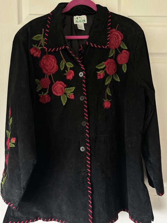 Cracker Barrel Jackets & Blazers - Cracker Barrel Black Suede Jacket with Red Rose Embroidery